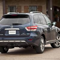 2014 Nissan Pathfinder Hybrid, introduced in New York