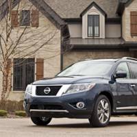 2014 Nissan Pathfinder Hybrid, introduced in New York