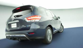 2014 Nissan Pathfinder Hybrid, introduced in New York