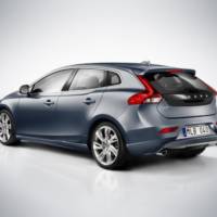 2014 Volvo V40 and V40 Cross Country facelift