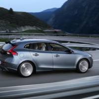 2014 Volvo V40 and V40 Cross Country facelift