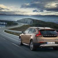 2014 Volvo V40 and V40 Cross Country facelift