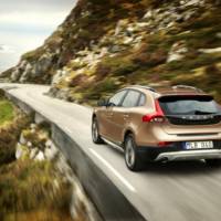 2014 Volvo V40 and V40 Cross Country facelift