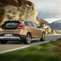 2014 Volvo V40 and V40 Cross Country facelift