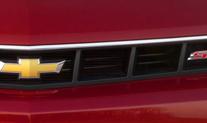 First official teaser of the 2014 Chevrolet Camaro facelift