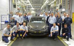 Opel Cascada enters production in Gliwice, Poland