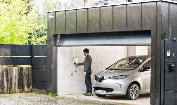 Renault to offer free wall-box charger to all Zoe customers