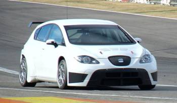 Seat returns to WTCC in 2013