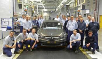 Opel Cascada enters production in Gliwice, Poland
