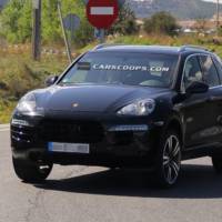 2015 Porsche Cayenne facelift - first spy photos