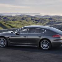 First leaked photos of the 2014 Porsche Panamera Facelift