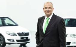Jurgen Stackmann replaces James Muir as Seat CEO