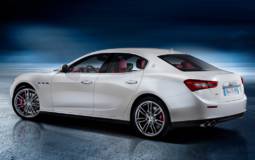 Maserati Ghibli - first official photos with new BMW 5 Series rival
