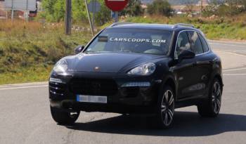 2015 Porsche Cayenne facelift - first spy photos