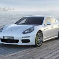 First leaked photos of the 2014 Porsche Panamera Facelift