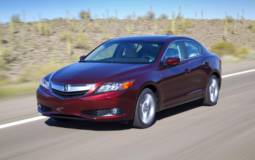 2014 Acura ILX facelift gets on the stage