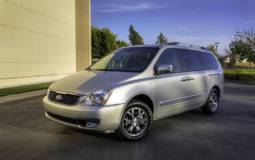 2014 Kia Sedona returns with a facelift