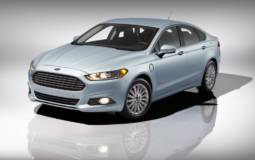 Ford Fusion Energi earns top safety pick from NHTSA