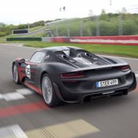 Photo Gallery: Porsche 918 Spyder shows its muscles