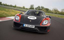 Photo Gallery: Porsche 918 Spyder shows its muscles