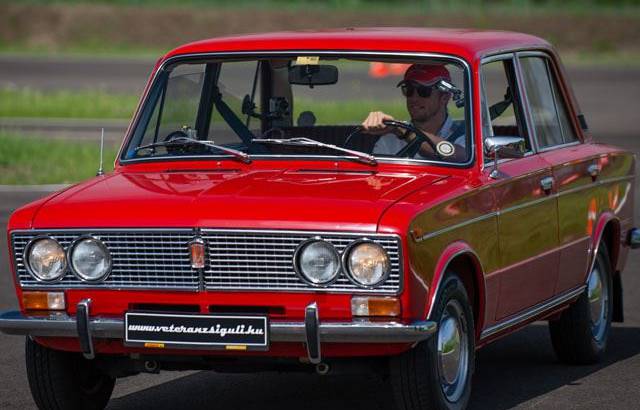 Video: Jenson Button drives a Lada 1500 at Driving Camp Hungary