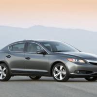 2014 Acura ILX facelift gets on the stage