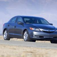 2014 Acura ILX facelift gets on the stage