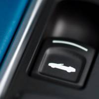 Aston Martin Vanquish Volante - official press release and photos