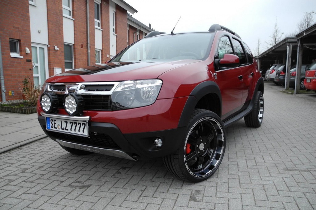 https://www.carsession.com/wp-content/uploads/2013/06/Dacia-Duster-received-an-off-road-tuning-from-German-LZParts.jpg