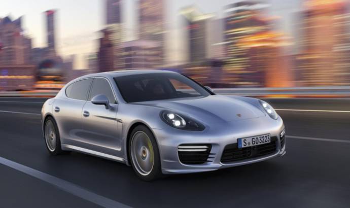 The upcoming Porsche Panamera could share the platform with next-gen Bentley Continental