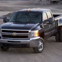 Chevrolet Silverado and GMC Sierra receive updated 4.3 liter EcoTec V6