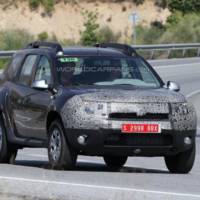 2014 Dacia Duster facelift - new spy photo