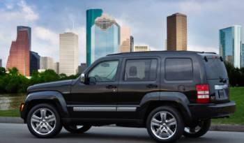 Chrysler recalls 490.000 units for active head-restraint system