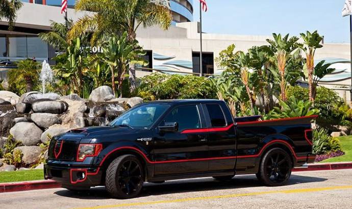 Crimefighter Ford F-150 pays tribute to Batmobile