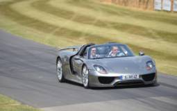 Porsche 918 Spyder debuts at Goodwood