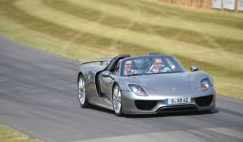Porsche 918 Spyder debuts at Goodwood