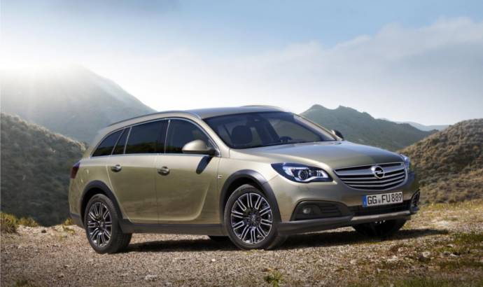 Say Hello! To the new Opel Insignia Country Tourer