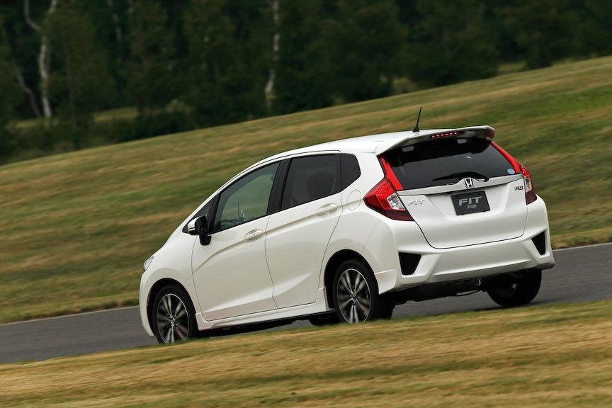 Honda Fit RS 3 РїРѕРєРѕР»РµРЅРёРµ