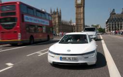 Volkswagen XL1 debuts on the streets of London