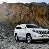 2014 Toyota Land Cruiser facelift unveiled