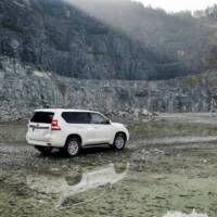 2014 Toyota Land Cruiser facelift unveiled