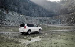 2014 Toyota Land Cruiser facelift unveiled
