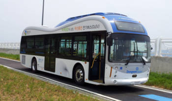 Electric buses are wirelessly charged in South Korea
