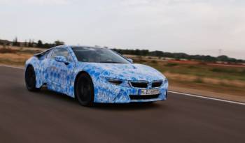 Video: BMW i8 tested on the track by EVO Magazine