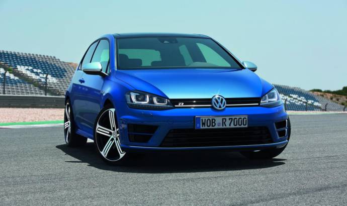 Volkswagen Golf R unveiled ahead of IAA Frankfurt debut
