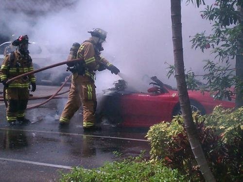 Ferrari F430 burns in Florida