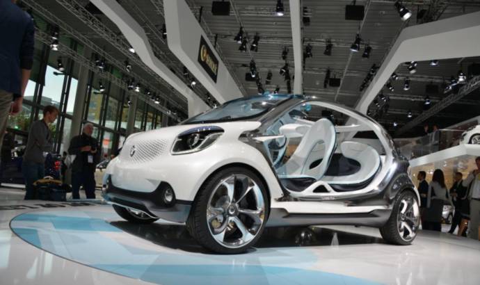 2013 Smart FourJoy Concept bows in Frankfurt