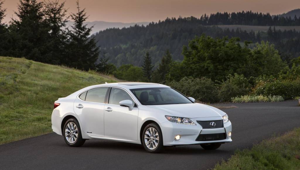 2014 Lexus ES300h Hybrid fuel economy CarSession