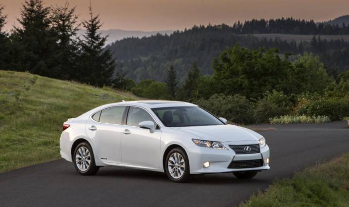 2014 Lexus ES300h Hybrid fuel economy