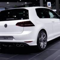 2014 Volkswagen Golf R roars in Frankfurt